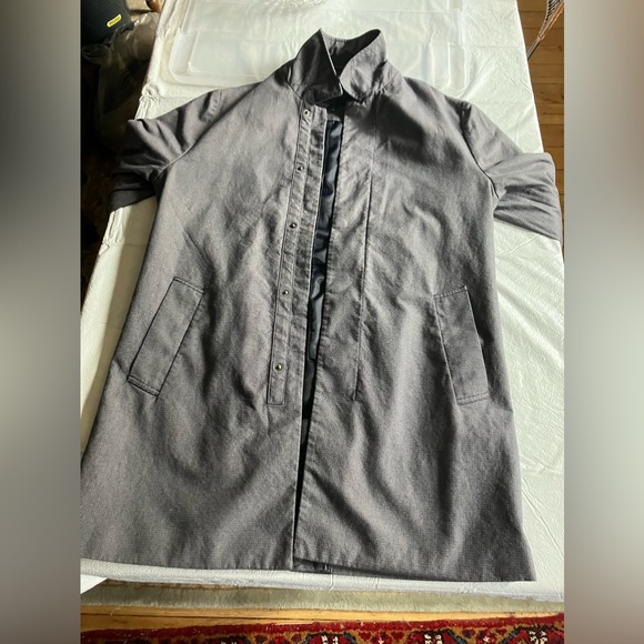 Men’s Banana Republic Coat - Picture 9 of 10